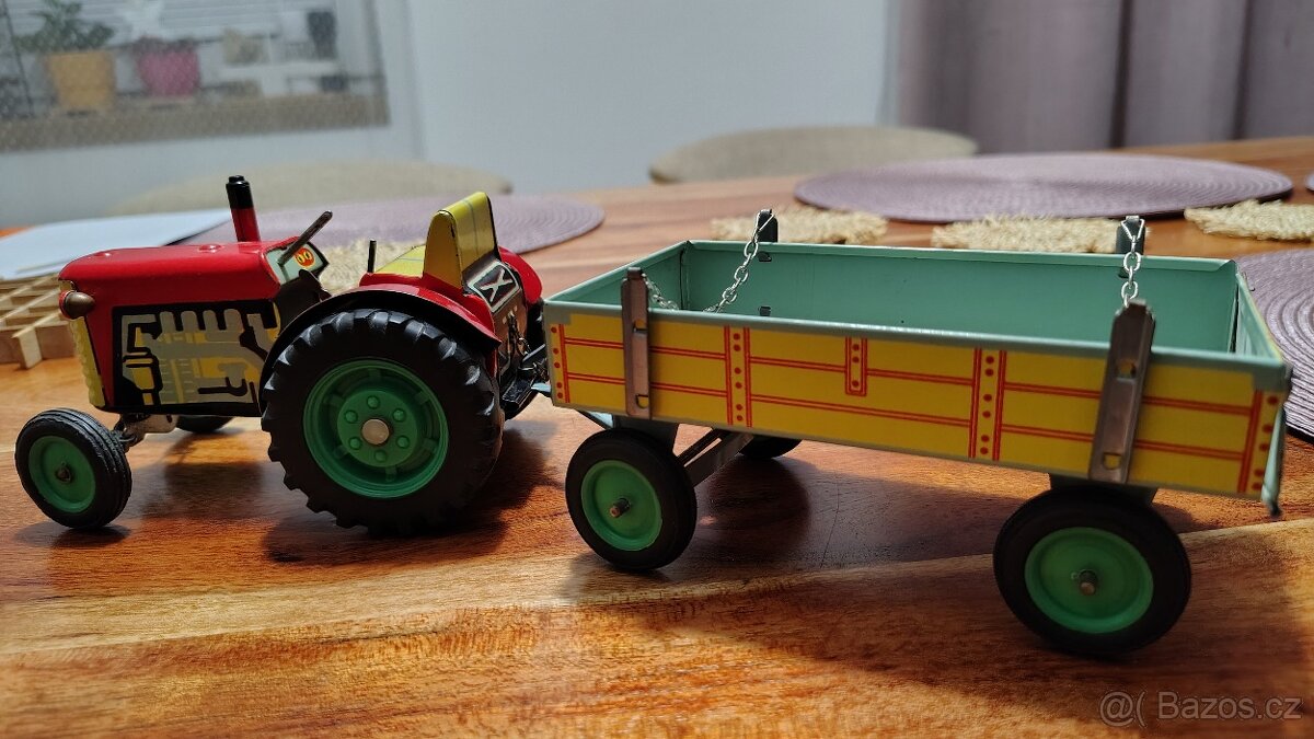 Retro kovový traktor s valníkem - 3
