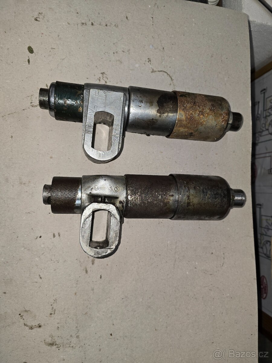 Jawa pérák zadní kluzáky - 3