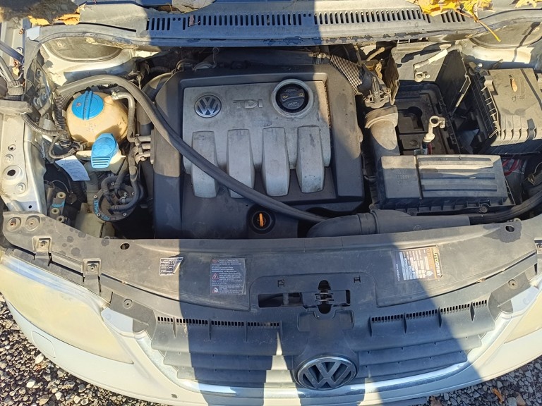 ND z VW Touran 1896.cm3 77.kw nafta r.v.2005 (K17) - 3