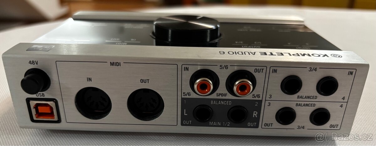 Profi zvuková karta NI Komplete Audio 6 - 3