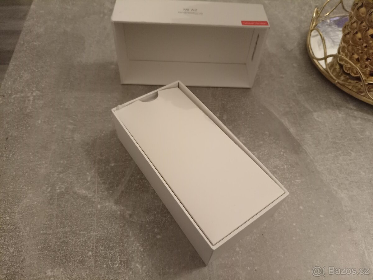 Xiaomi Mi A2 Gold - 3