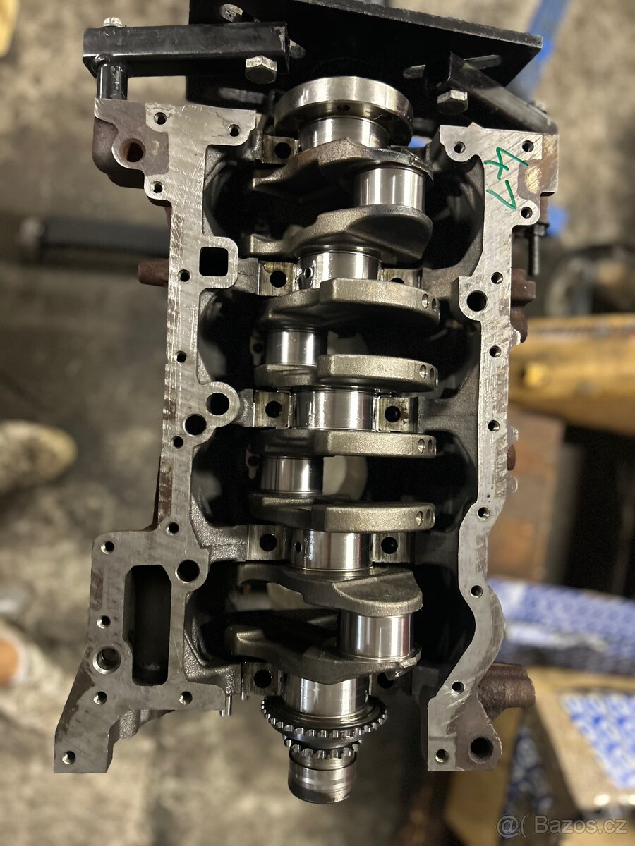 Repasovaný spodek motoru 2.0 bluehdi DW10 / DW12 2.2 - 3