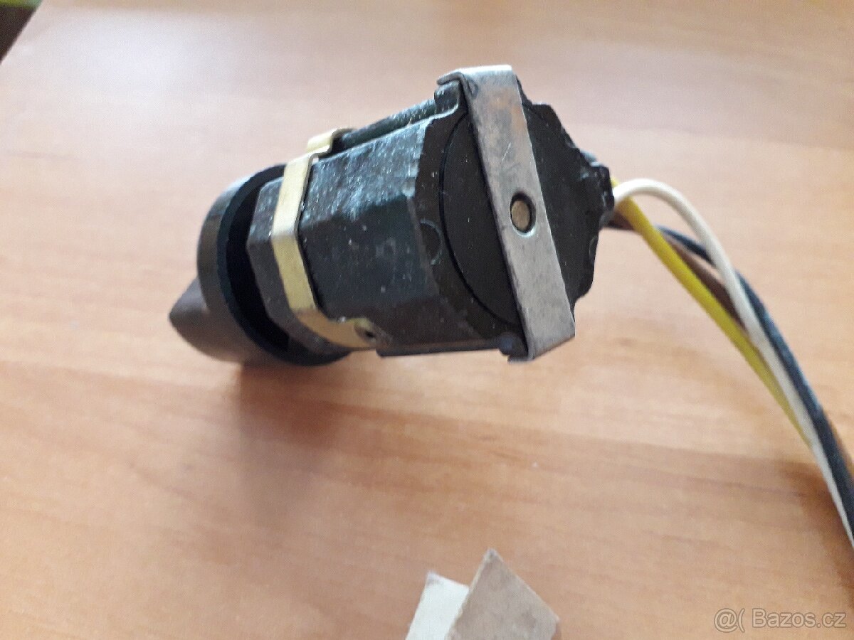 Vypinač ventilátoru topeni a vyhřivani zad.skla - 3