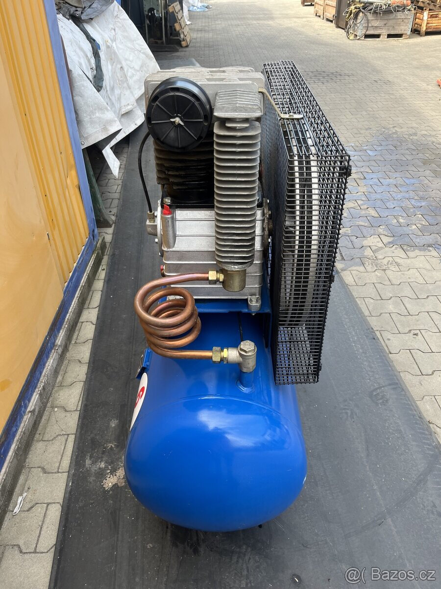 Dvoupístový kompresor Orlík PKS 40/300 l - ZÁRUKA - 3