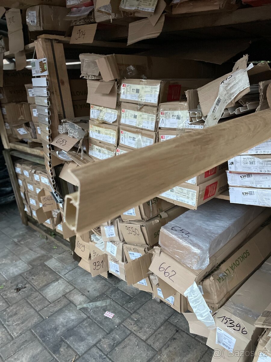 Podlahové lišty 250 cm + koce a spojky - 3
