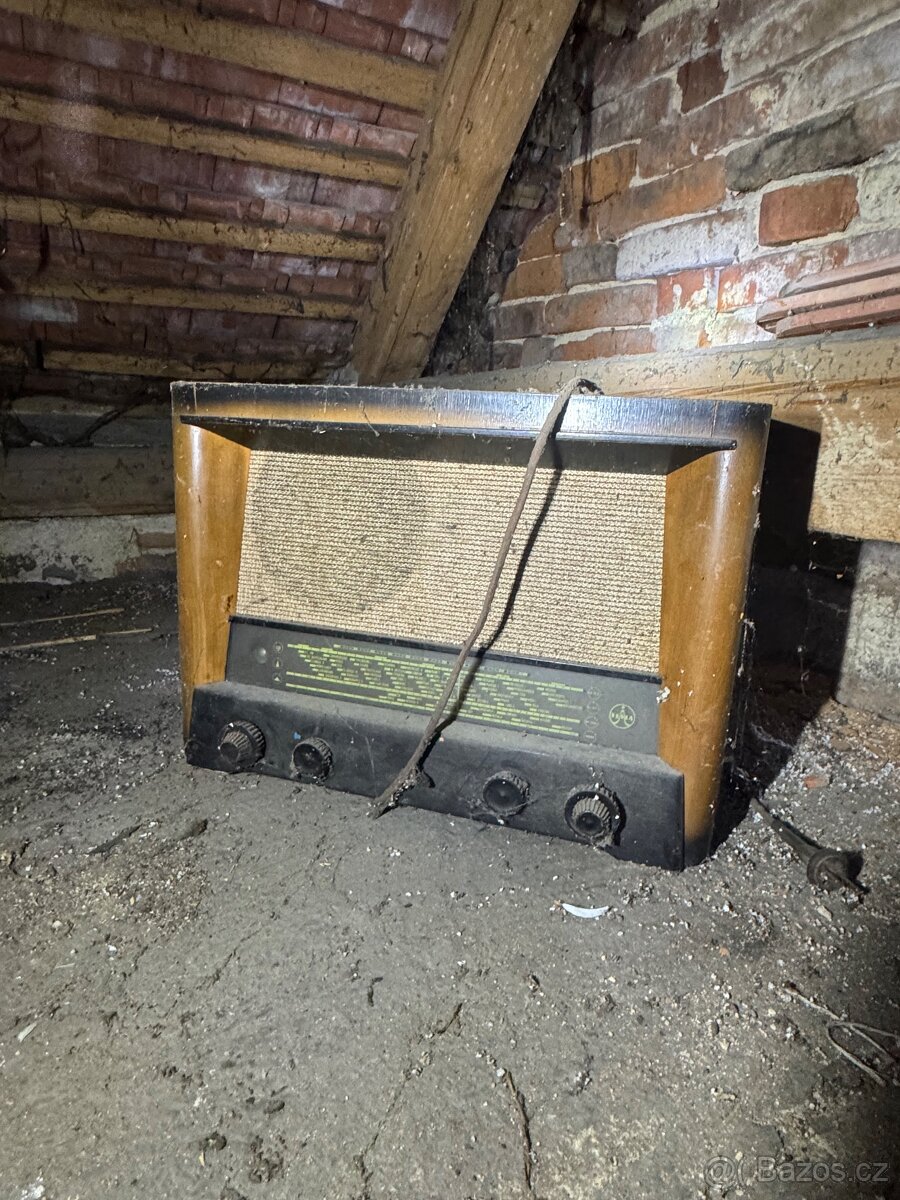 Retro rádio Tesla - 3