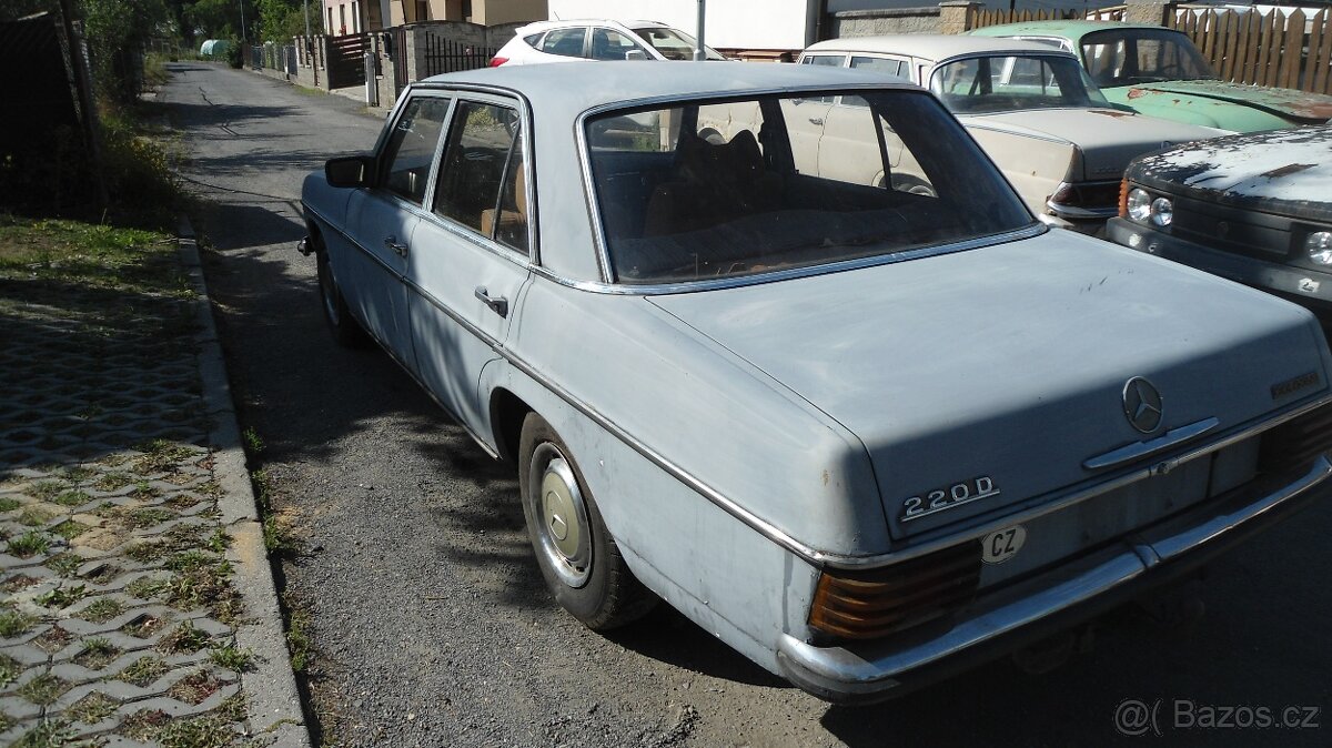 Mercedes w115 220D - 3