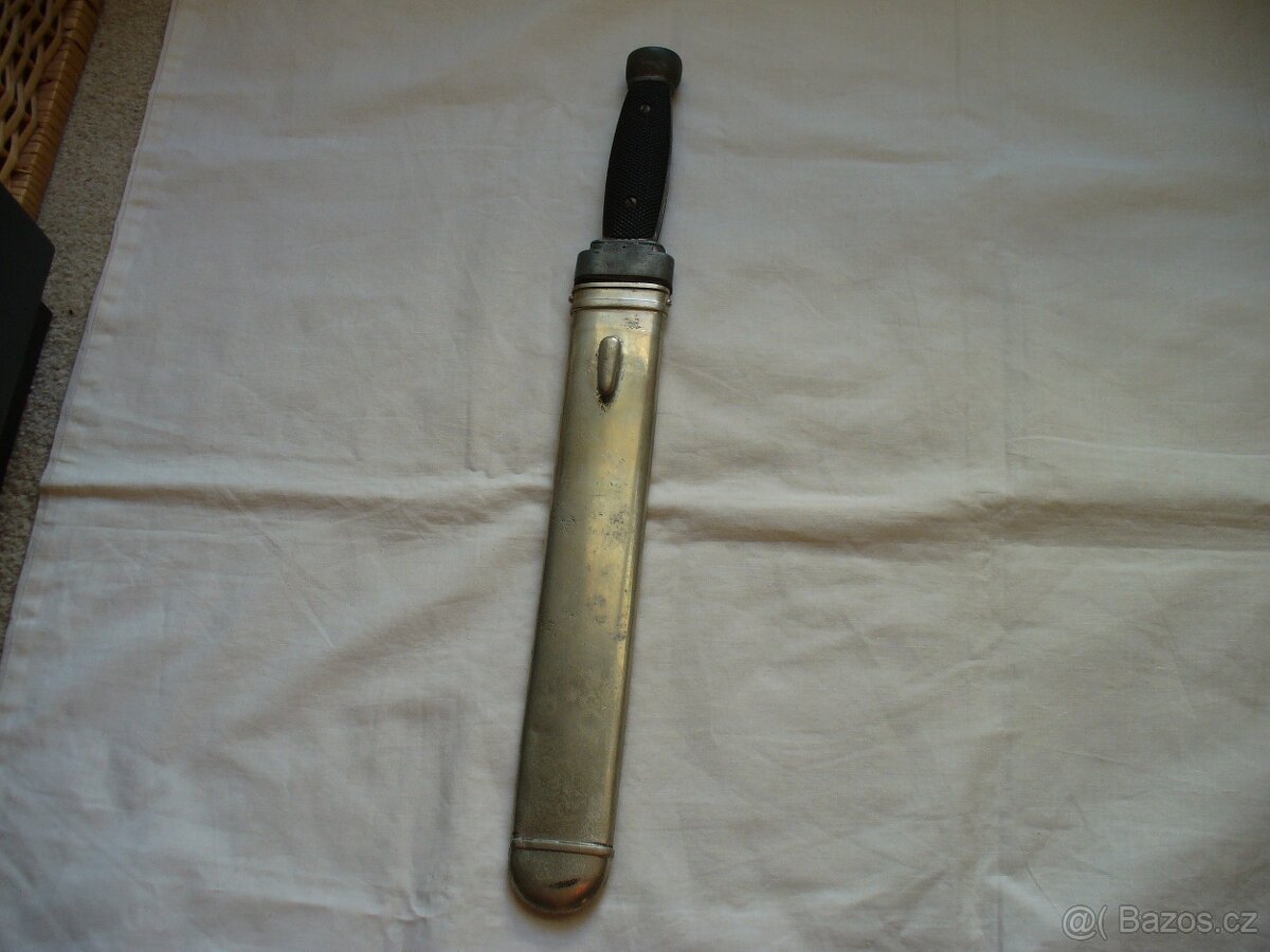 Nemecky-zdravutni tesak DRK-"upraven po roce1945-"k renovaci - 3