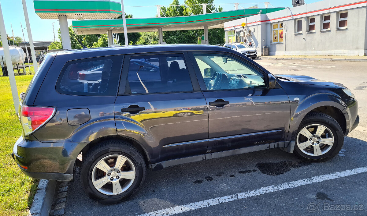 PRODÁM SUBARU FORESTER 2.0; R.V. 2012; 108 kW; 4x4 - 3