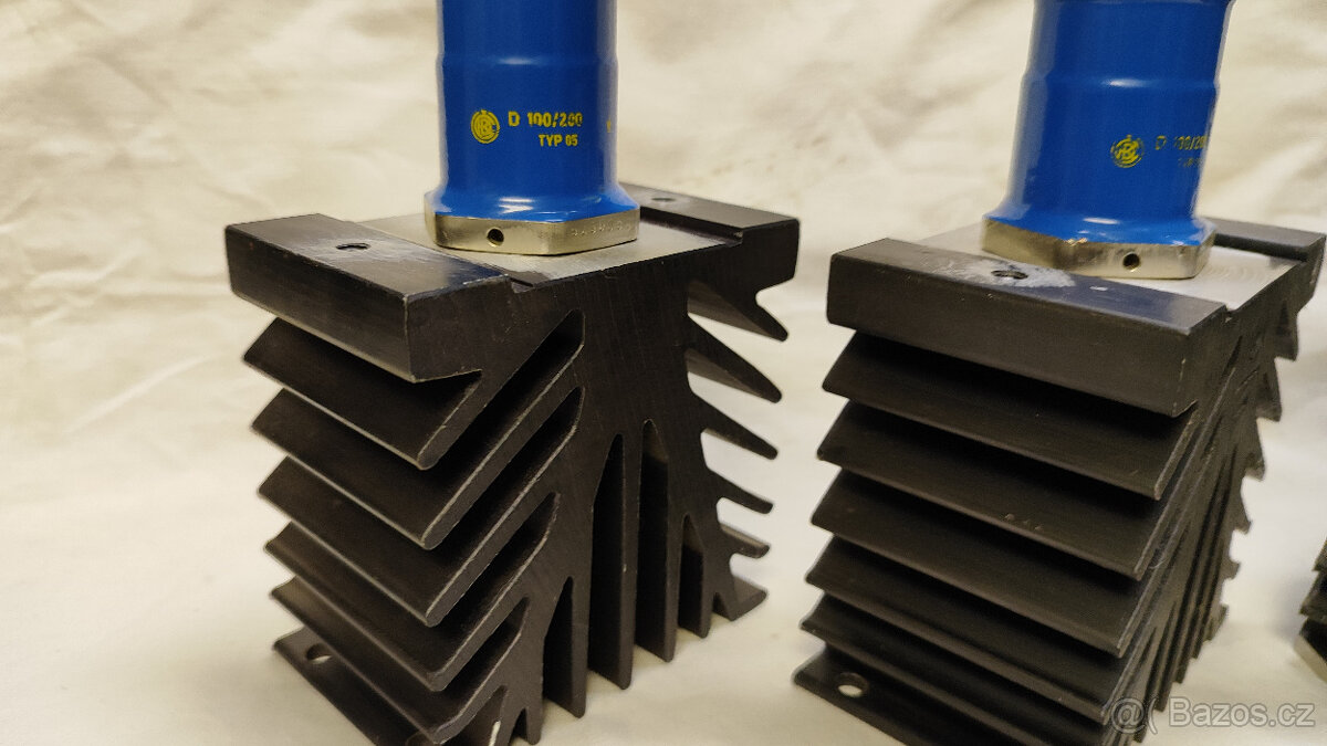 Usměrňovací dioda D 100/200 Typ 05 s chladičem - 3