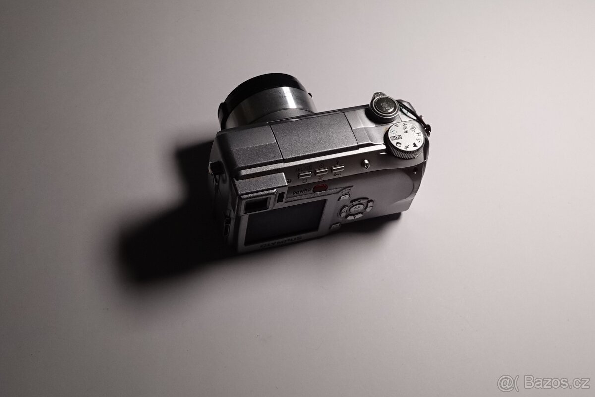 Olympus C-765 Ultra Zoom - 3