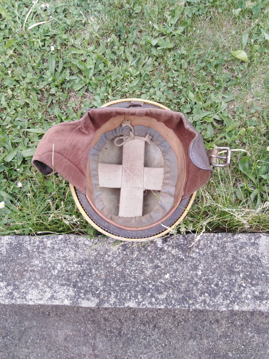 Stará přilba na moto kokos - 3