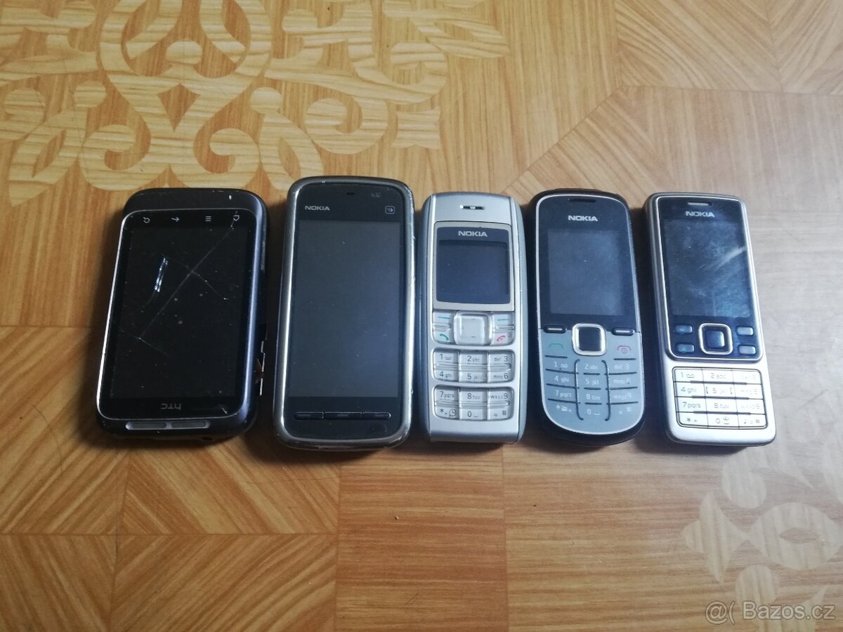 Mobilní telefony + nabiječky - 3