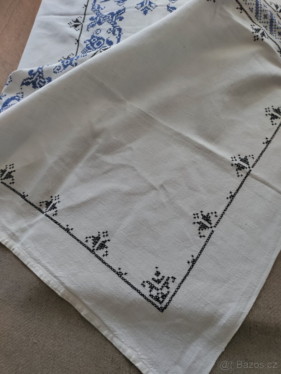 Lněný ubrus ručně vyšívány - 3