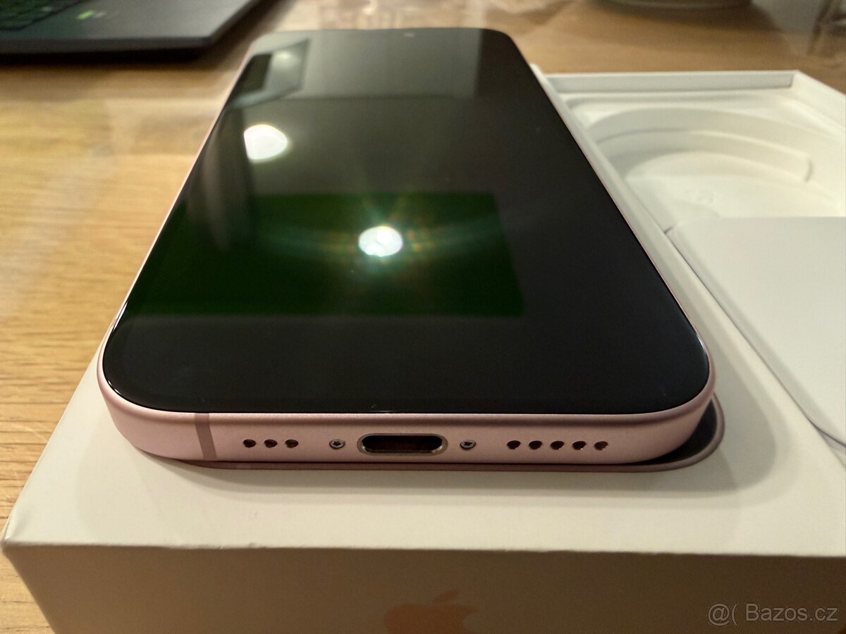 Iphone 15 128gb růžový. Bez poškození - 3