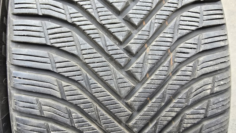 Zimní pneu 225/45/18 Michelin - 3