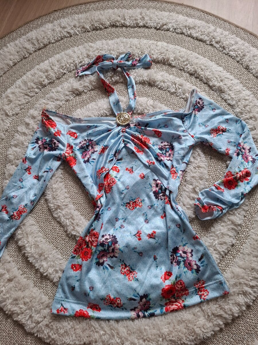 Top s květy Guess - 3