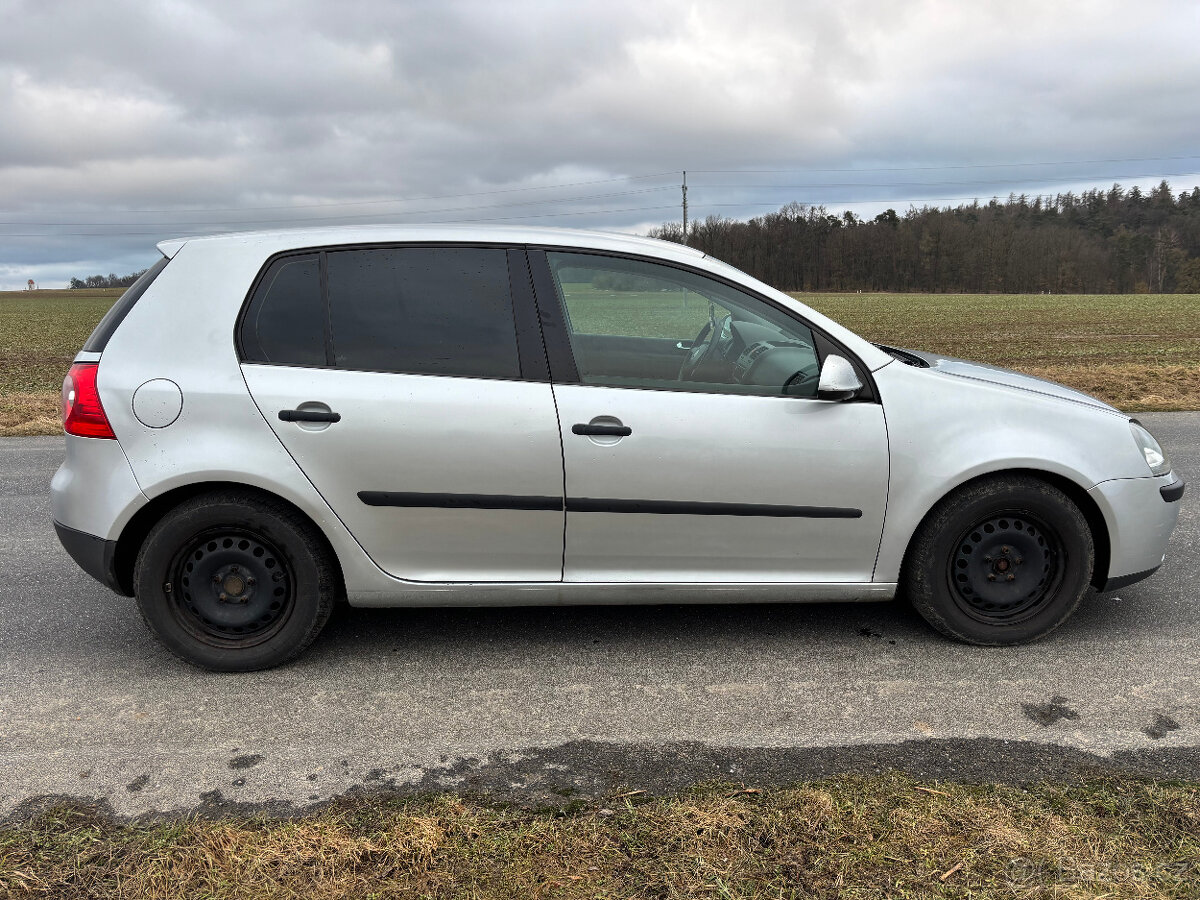 Volkswagen Golf V - 3