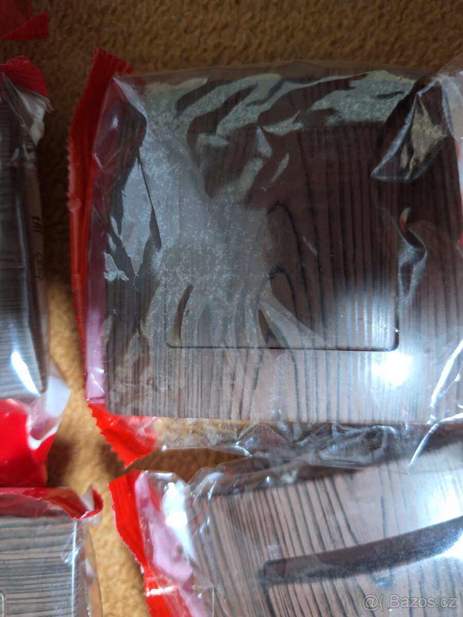 Vypínače a zásuvky - 3