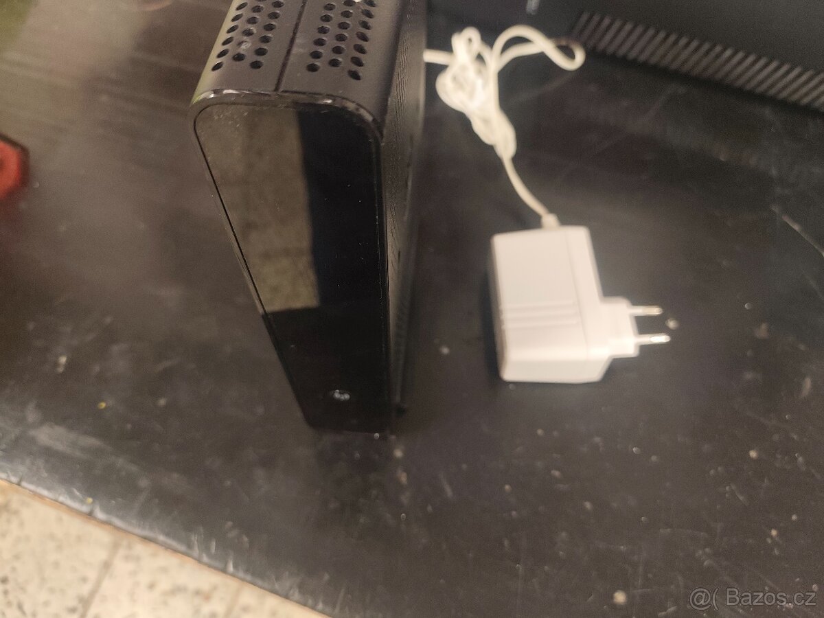 Modem Compal CH7465 černý (pro Pevný internet Kabel) - 3