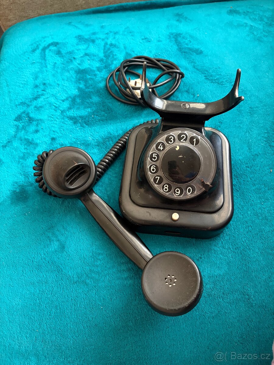 Historický telefon SIEMENS - 3