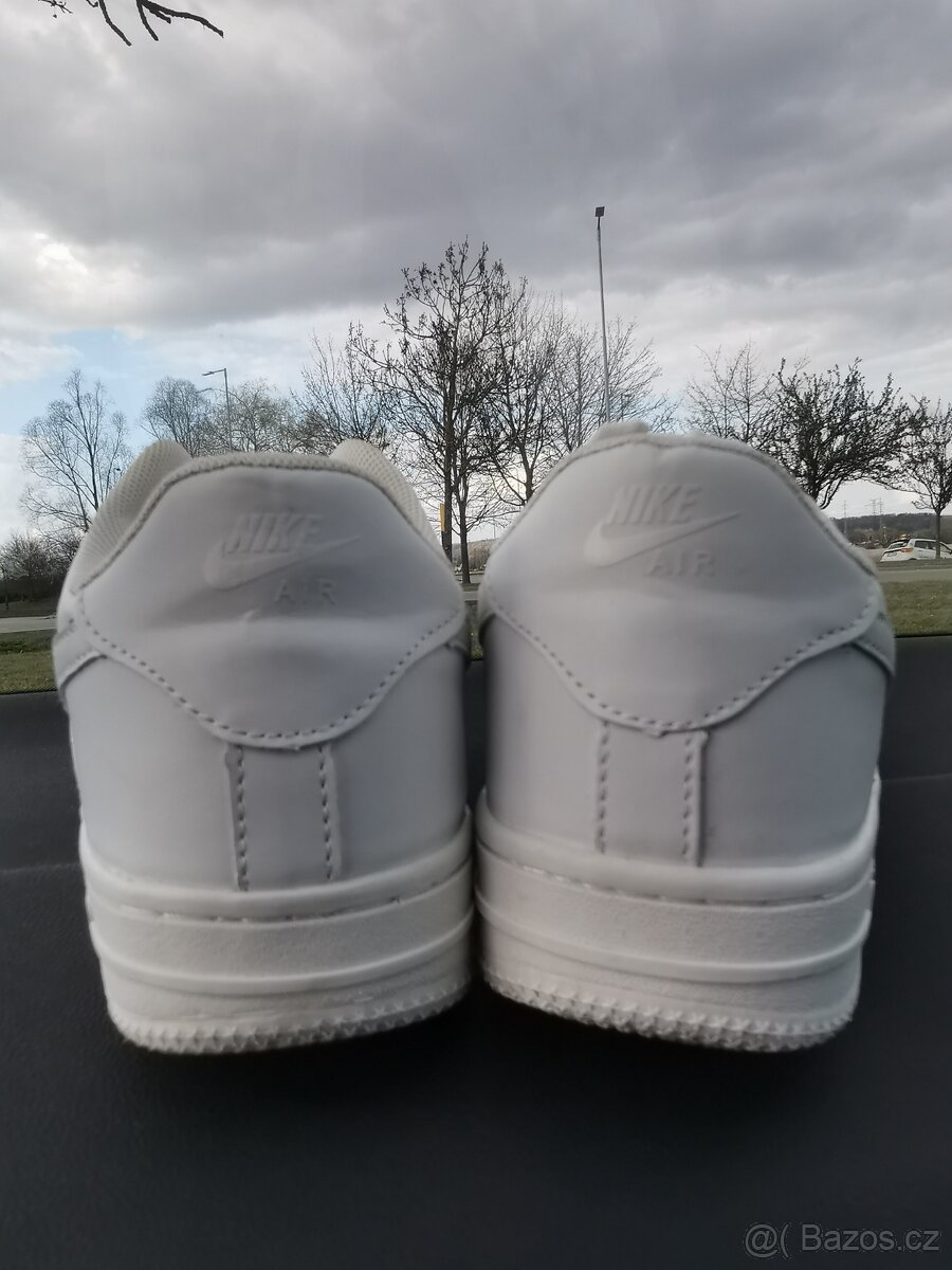 Nike Air Force 1 '07 White - 3