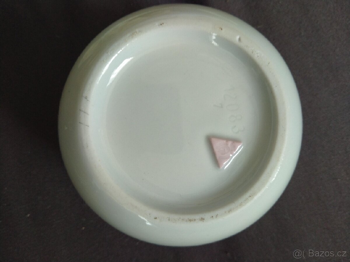 Porcelánová dóza s růžičkami - 3