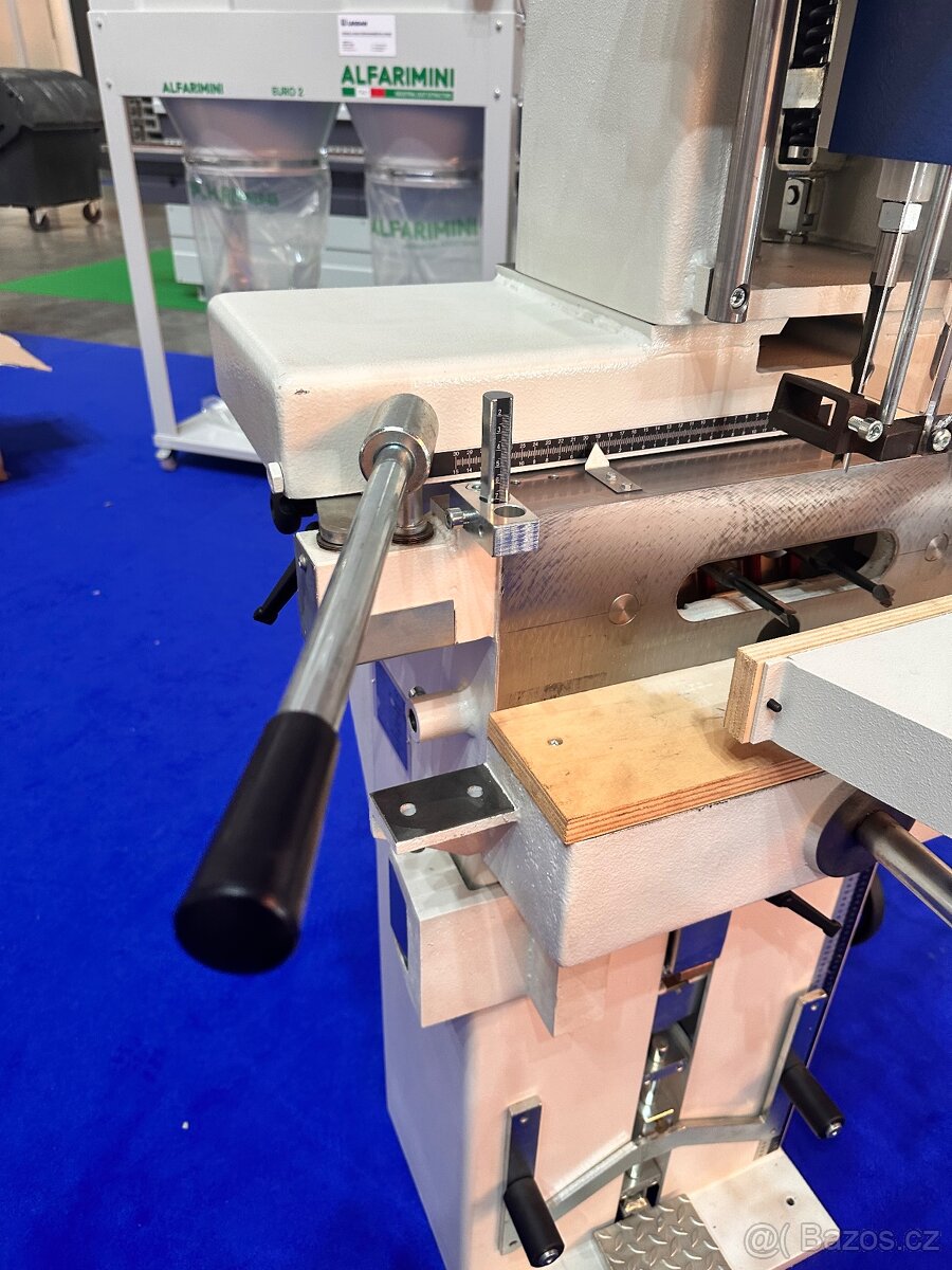 Řetězová dlabačka Socomec - 3