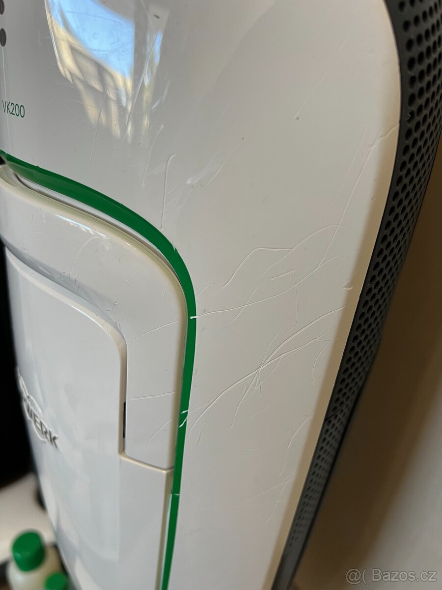 Vorwerk VK200 s bohatým příslušenstvím - 3
