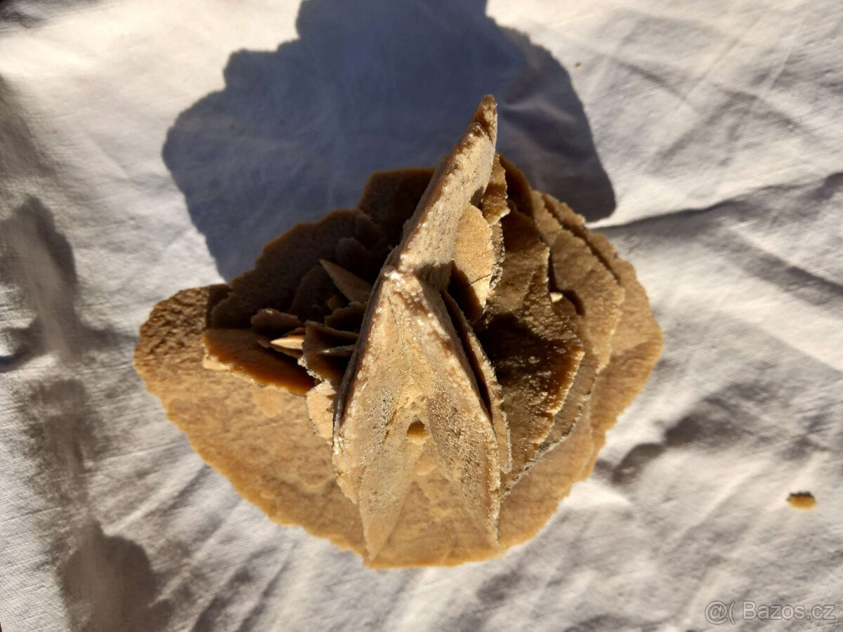 Minerál, nerost, sádrovec - pouštní růže 2 - 3