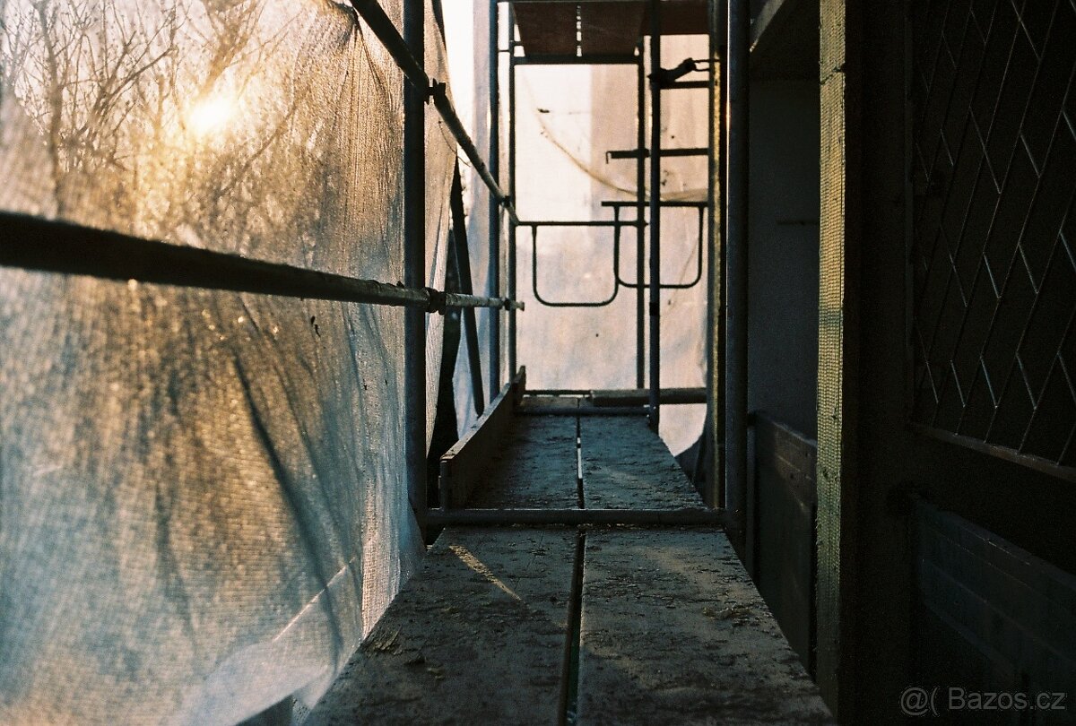 Olympus OM-10 a objektiv 28-105mm - 3