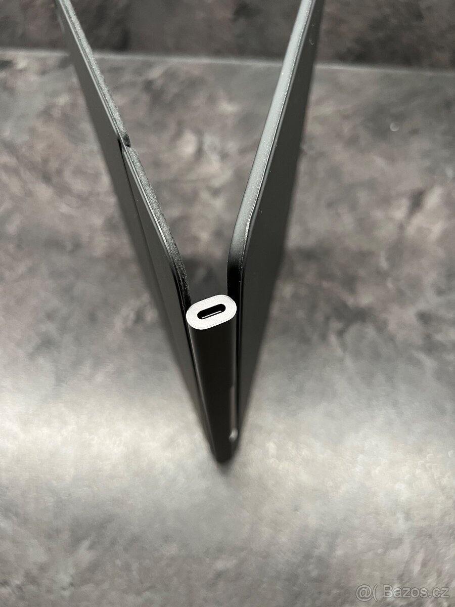 Apple Magic Keyboard 11” ipad Air M4 - 3