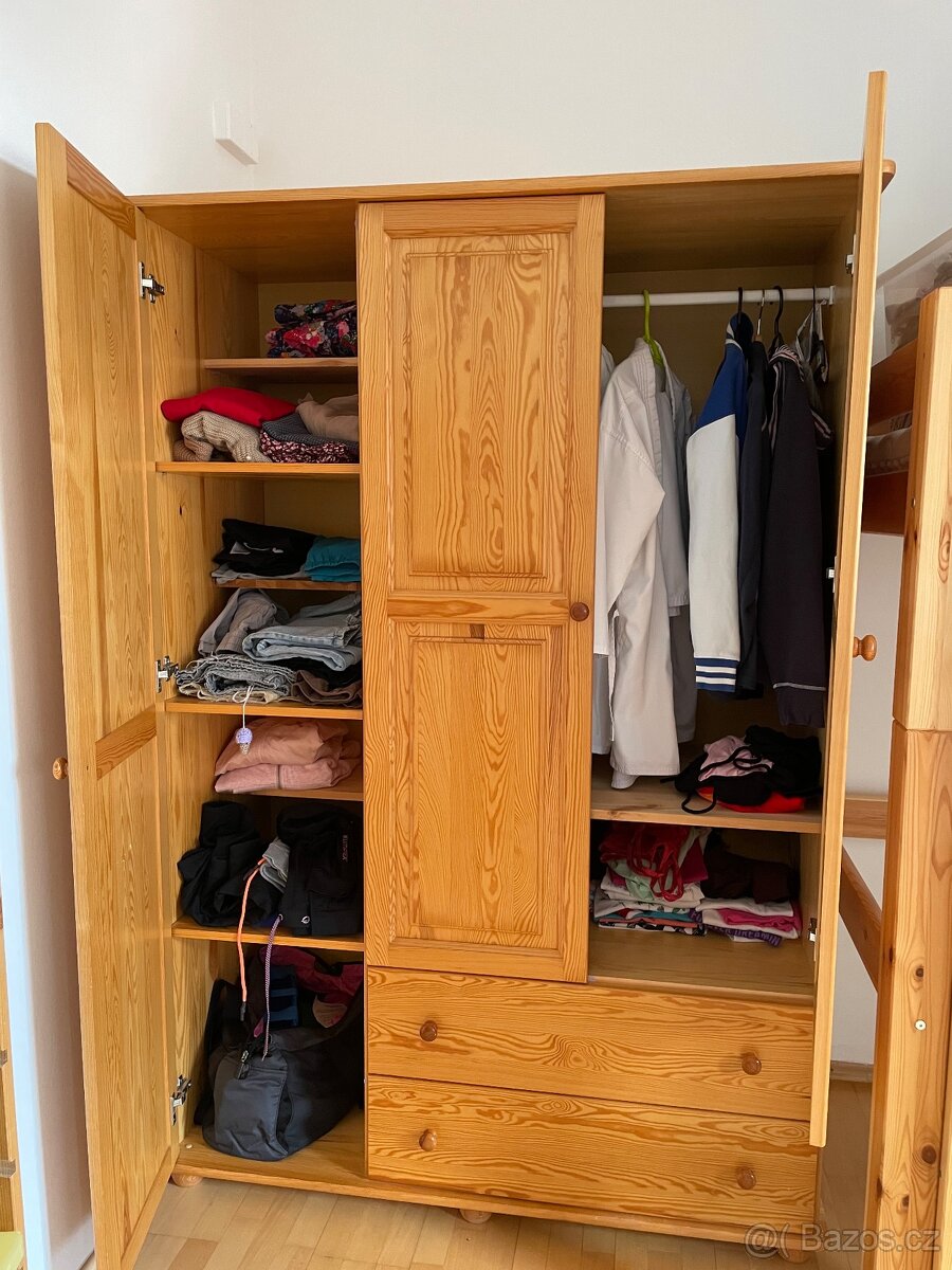 Šatní skříň z masivu - 3