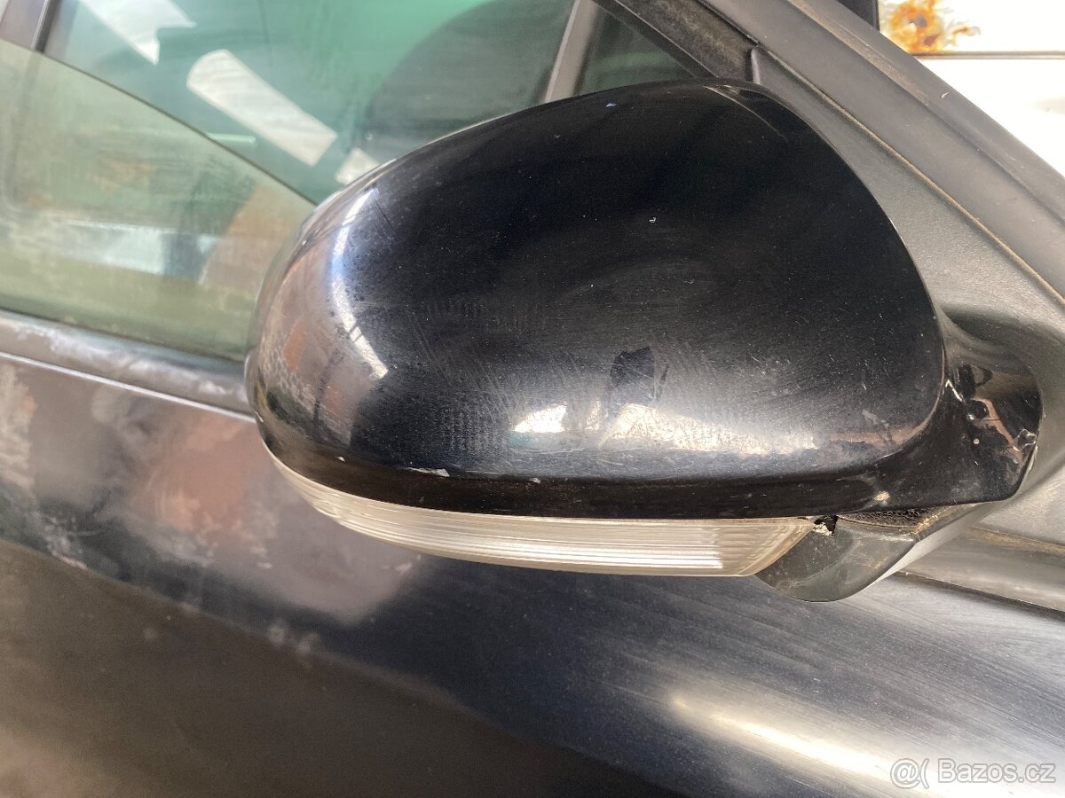 Passat VW B6 sedan(černá metalíza) - 3