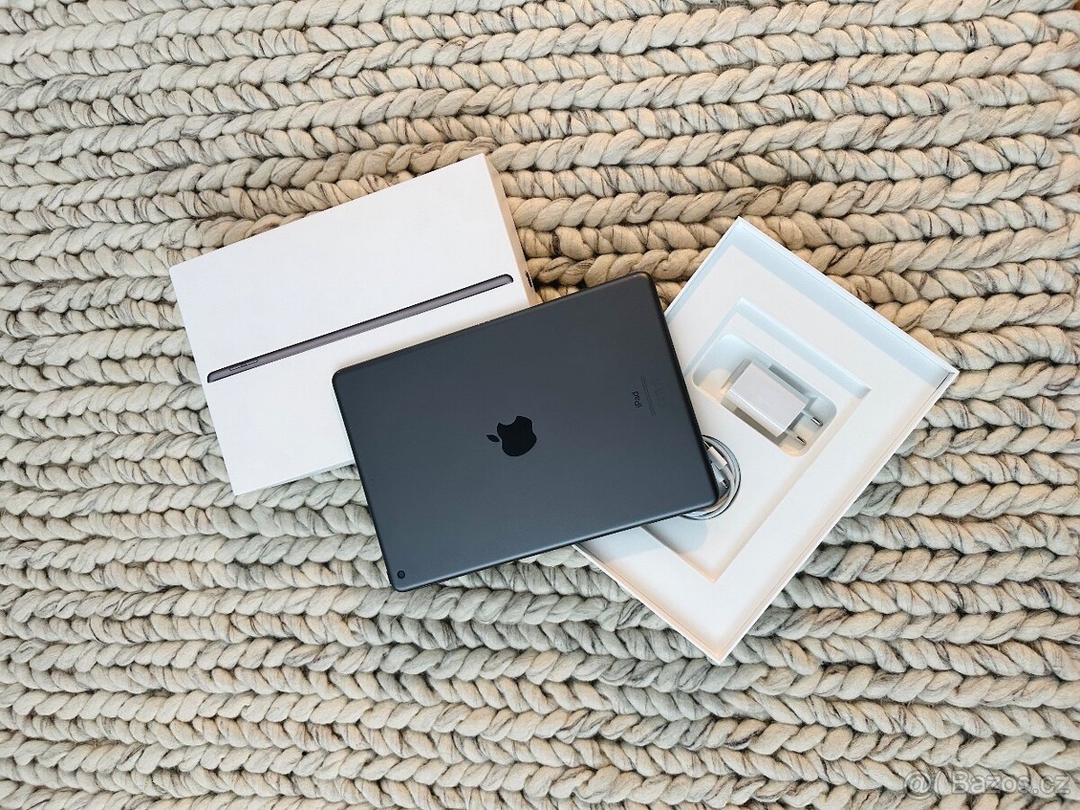 Apple iPad 8 128GB Space Gray - 3