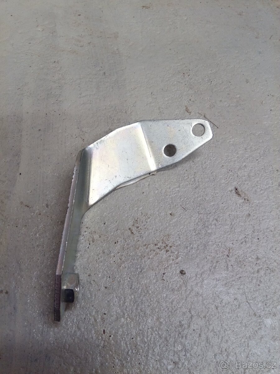 Lada Niva 21214 držák výfuku - 3