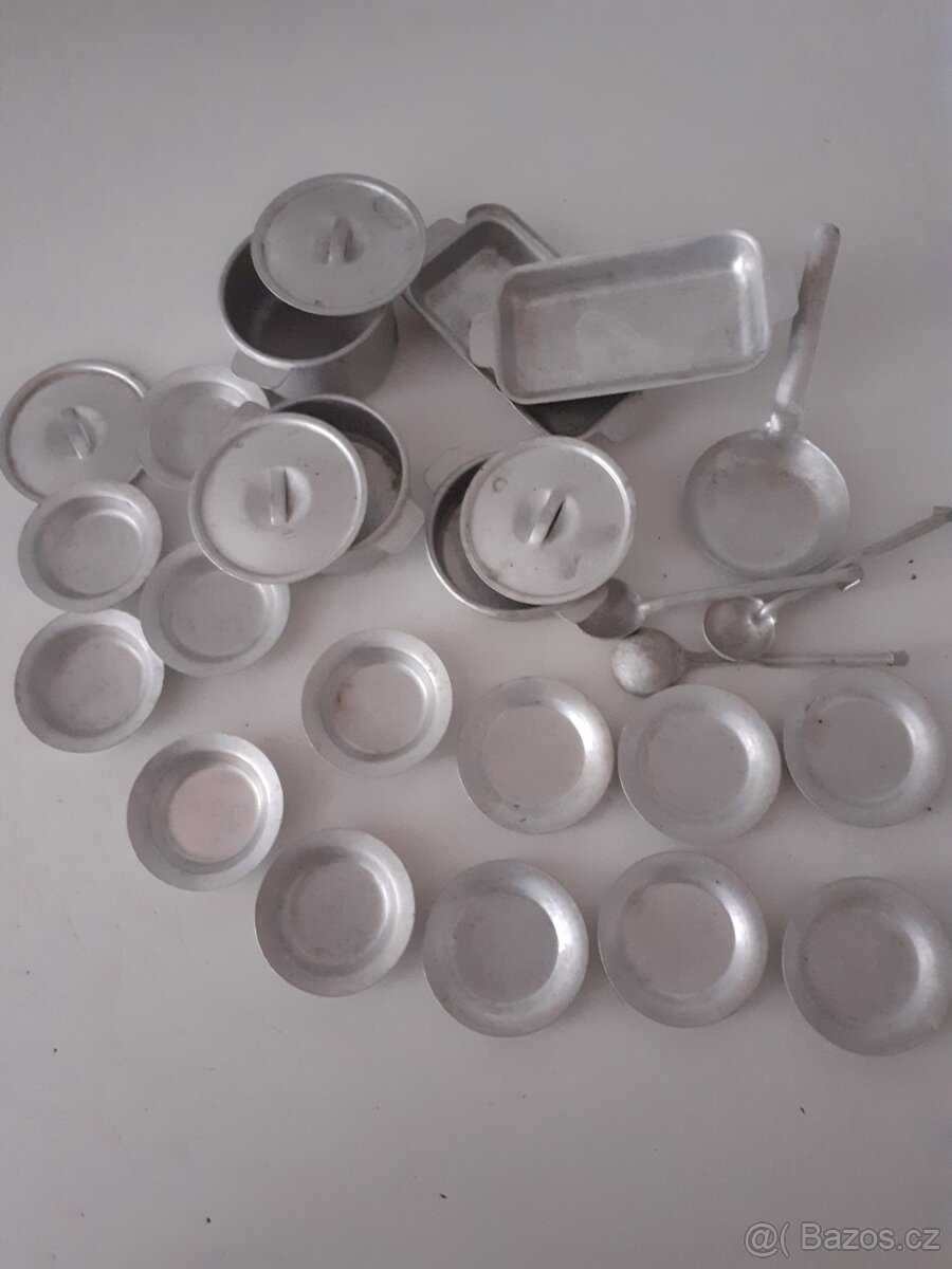 Staré dětské nádobíčko - 3