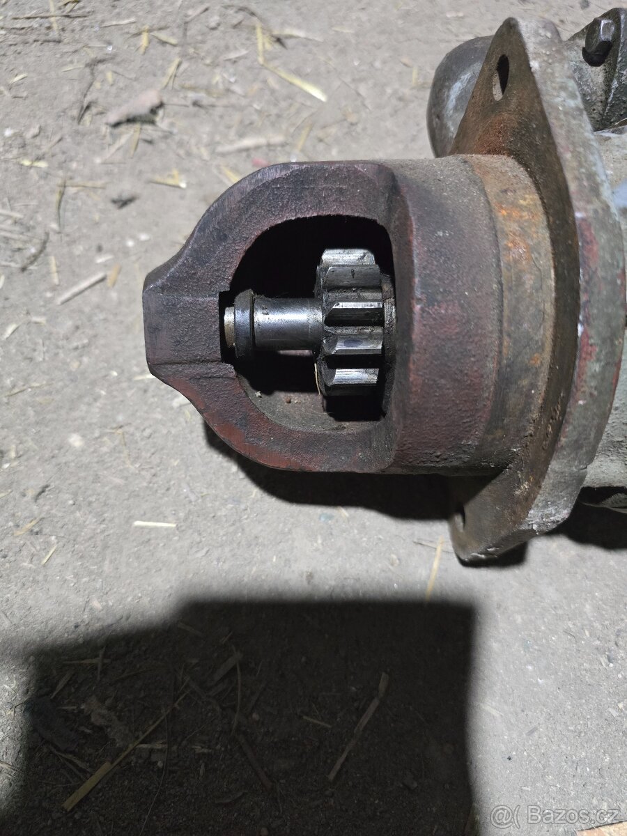 Prodám startér Zetor - 3