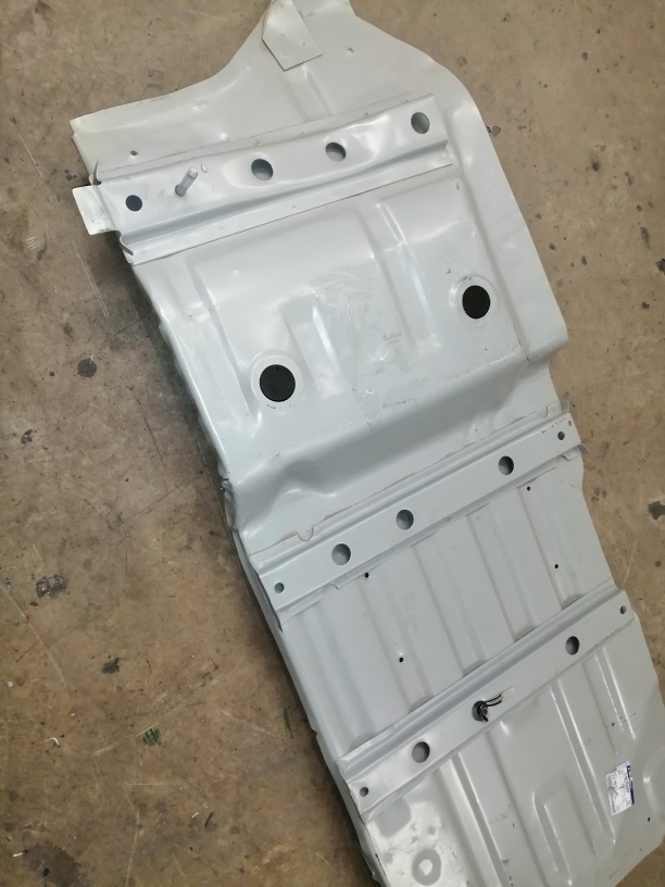 Podlaha Suzuki Samurai. - 3