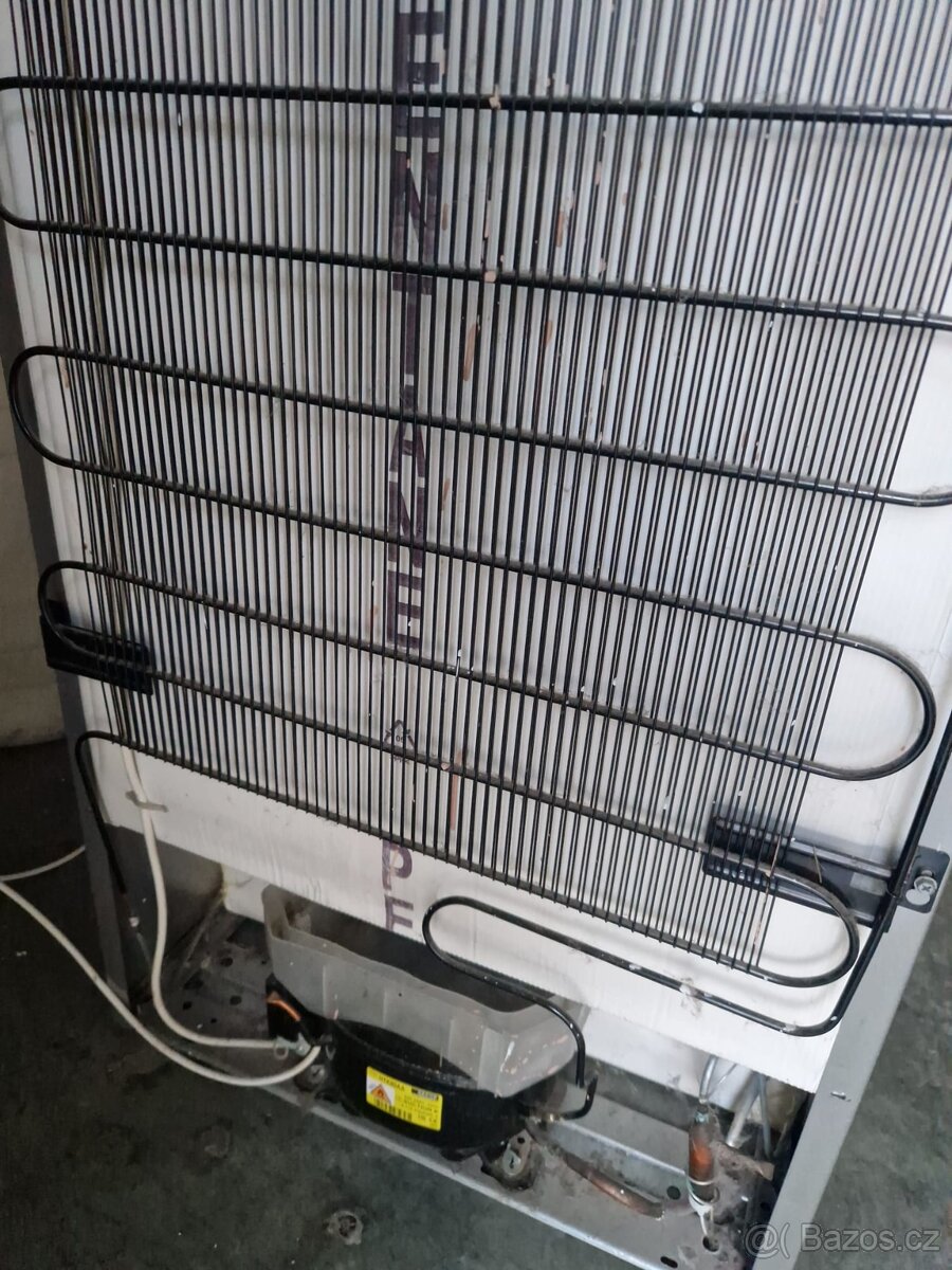 Lednice stribrna Electrolux - 3