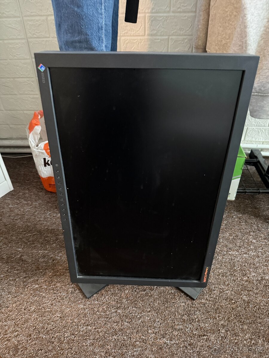 Monitor CG243W - 3