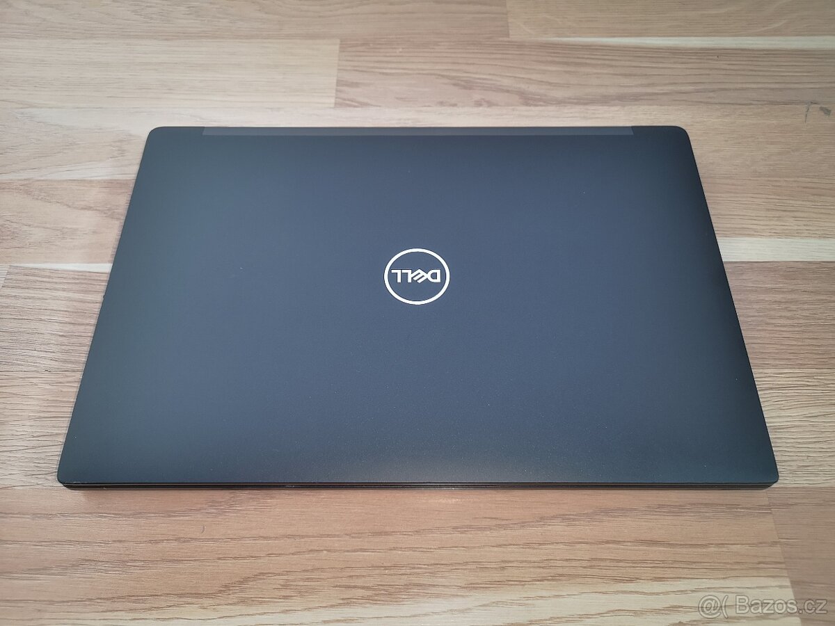 Čtyřjádrový notebook Dell Latitude 7490 - 3