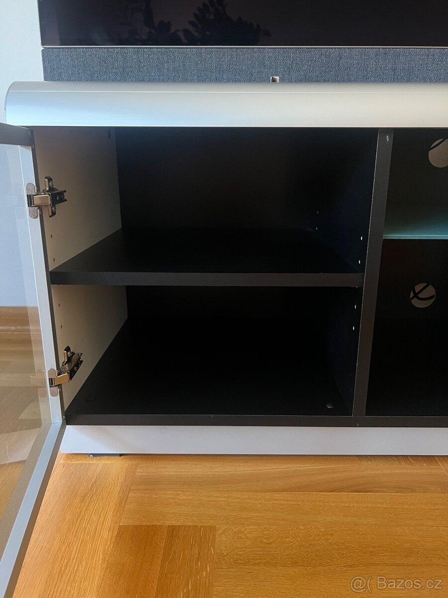 Stolek pod TV - 3
