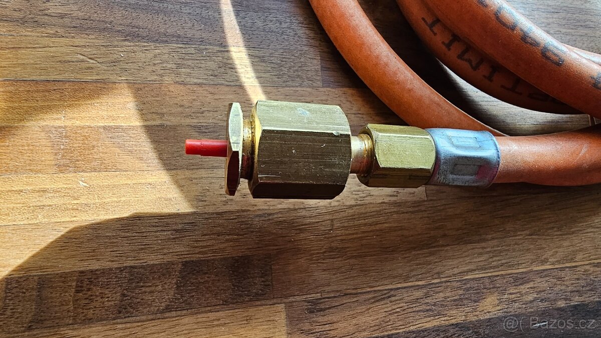 Souprava na plnění malých PB hořáků z PB láhve 2kg - 3