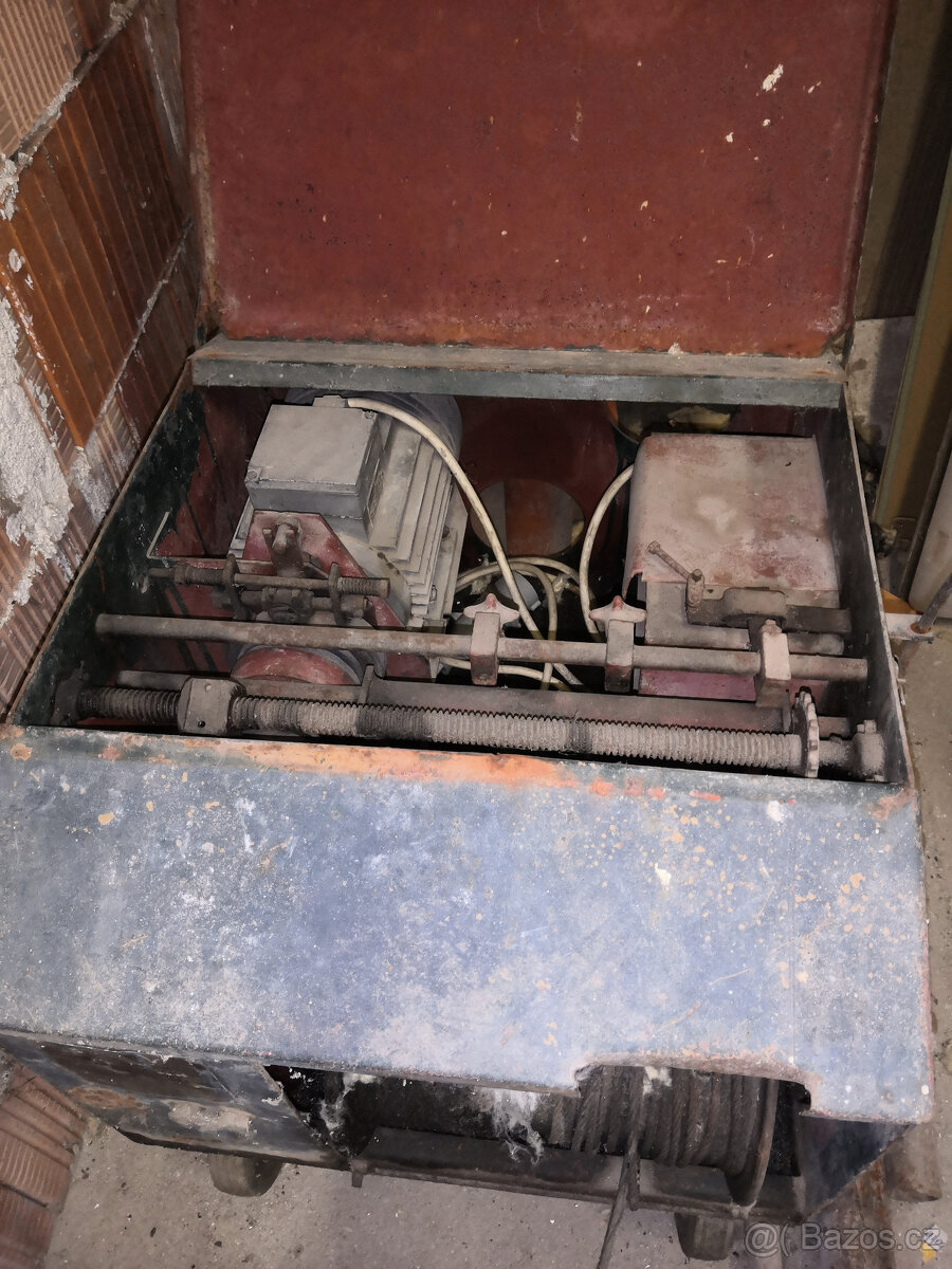 Stavební vrátek - 3