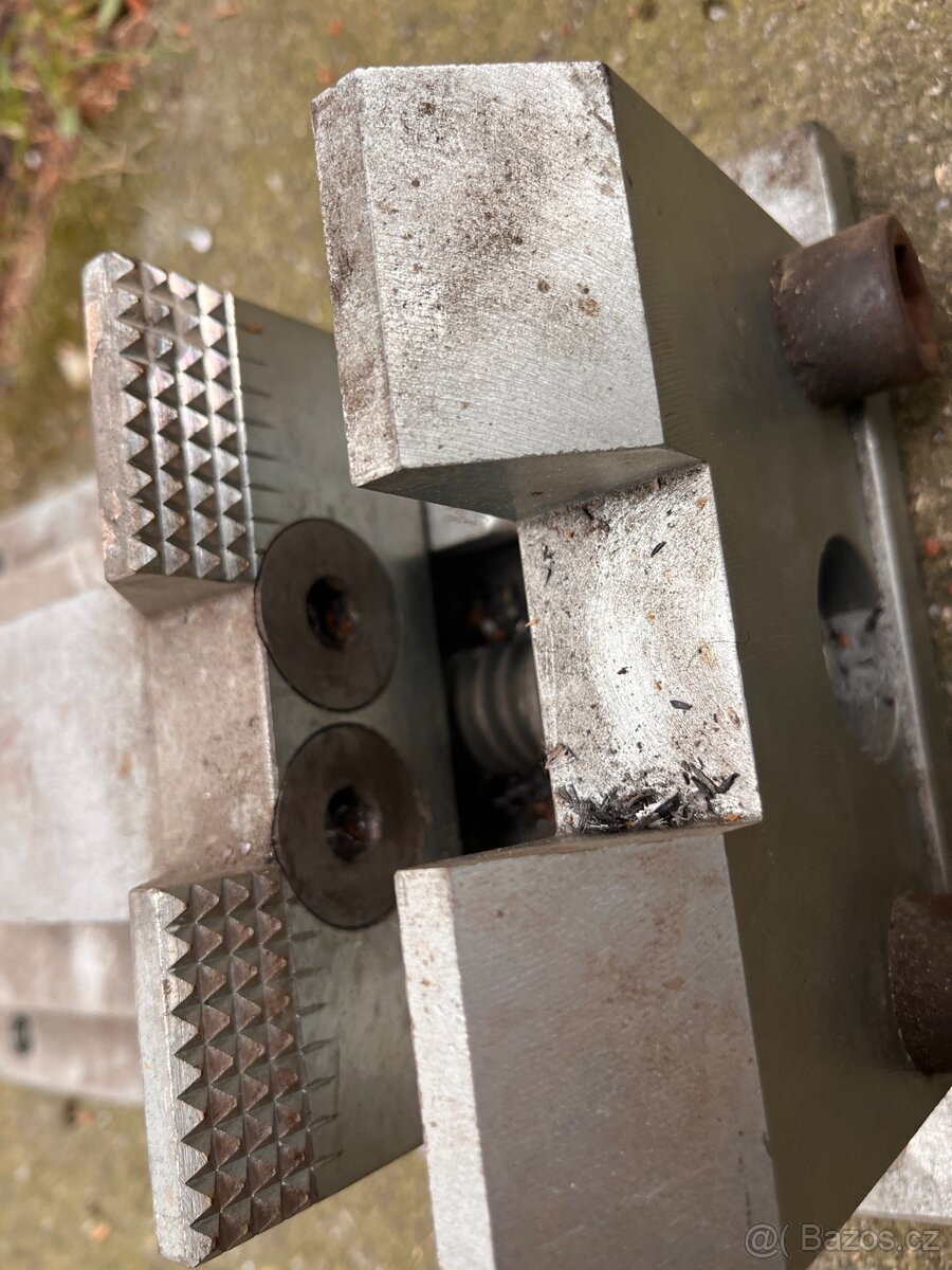 Strojní svěrák – REZERVACE PÁTEK - 3