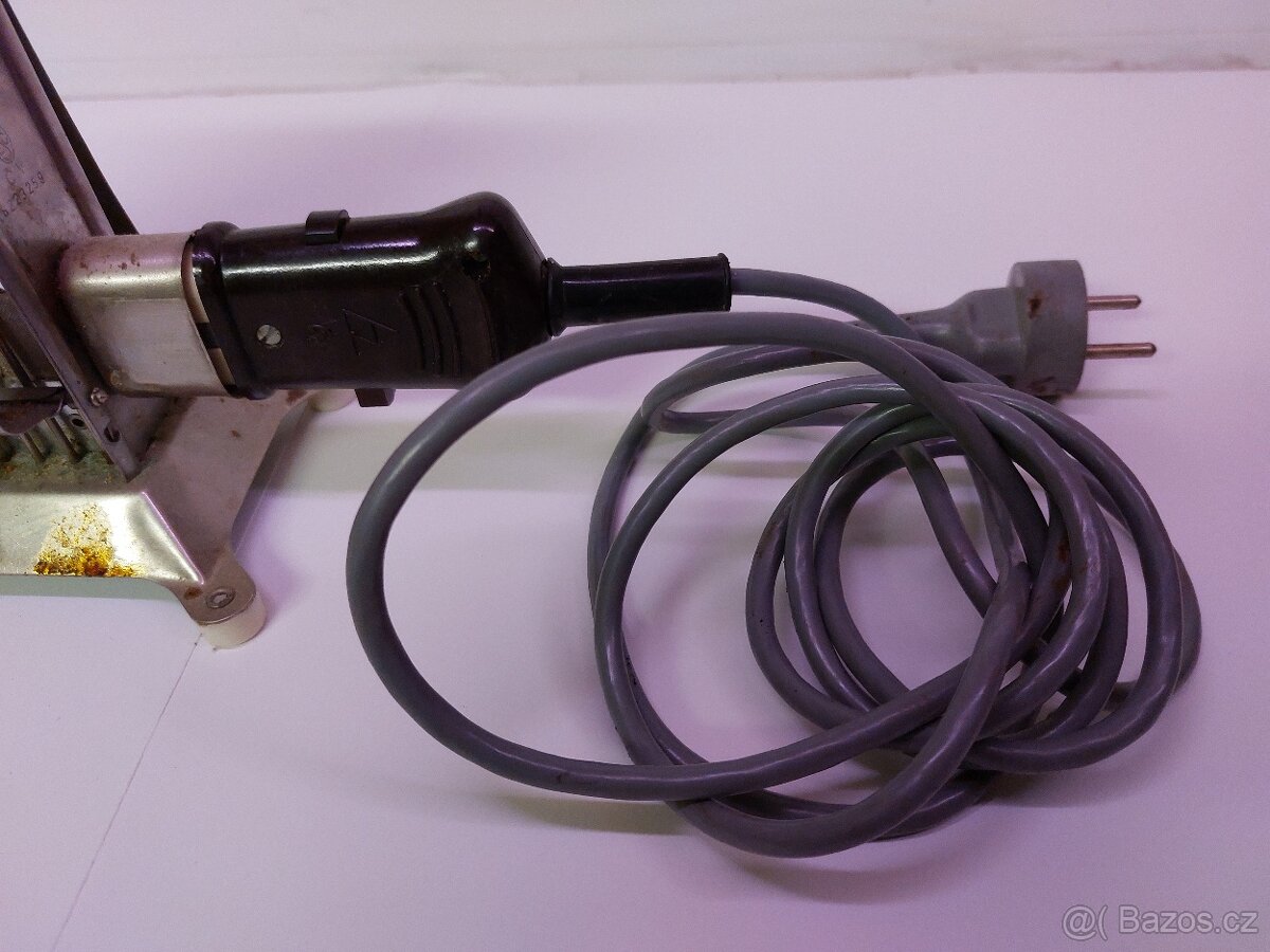 Starý topinkovač Svedz Typ-87 nefunkční. - 3