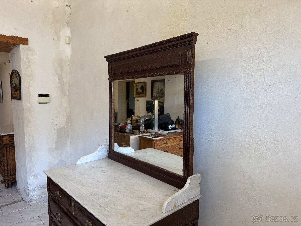 Starožitná toaletní komoda - 3