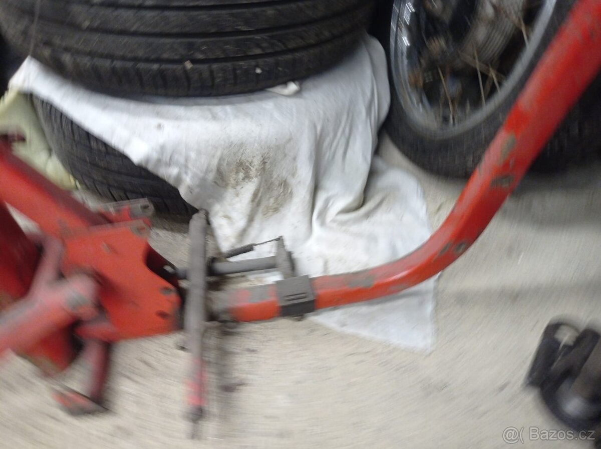 Jawa 250 /559 350 panelka kyvacka rám díly - 3