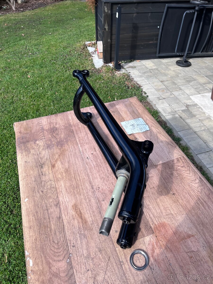 Přední vidlice earles BMW R60/2 - 3